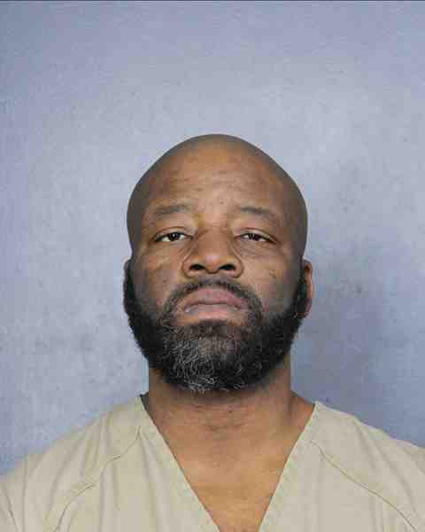 Booking photograph for ROBERTS, DEANDRE